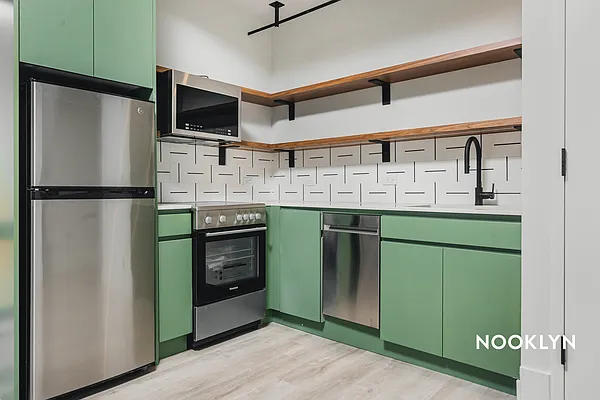 Rented by Nooklyn NYC LLC | media 31