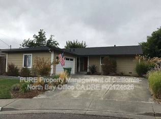 1721 Alhambra Ct, Petaluma, CA 94954