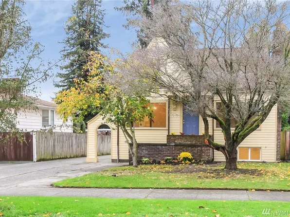 8243 Wallingford Ave N, Seattle, WA 98103