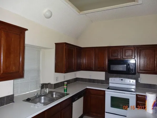 2209 McIntosh Dr, Garland, TX 75040
