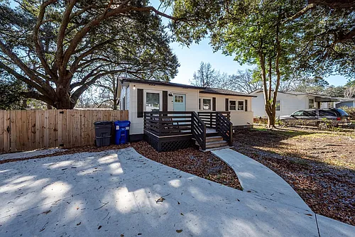 1511 Larry St Photo 1
