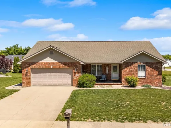 1121 E 3rd St, Trenton, IL 62293