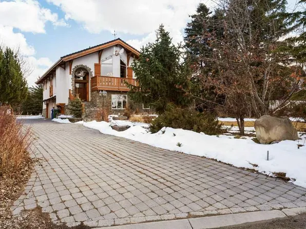 764 W Chestermere Dr, Chestermere, AB T1X 1A6