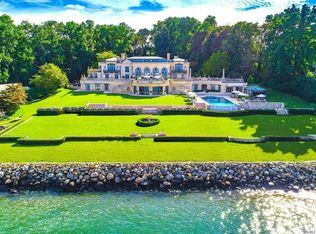 10 Dock Ln, Great Neck, NY