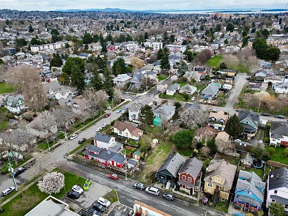 4th image of 2017 Cameron St