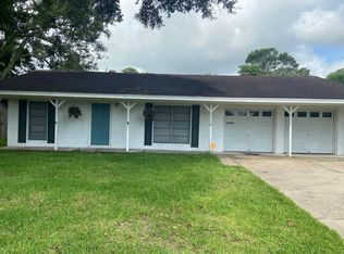 3120 Youmans Dr, Nederland, TX 77627