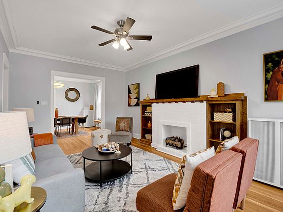5th image of 1915 W Montrose Ave #2