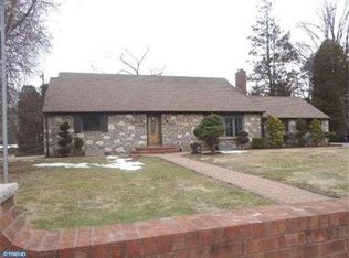 2012 Pine Rd, Huntingdon Valley, PA 19006