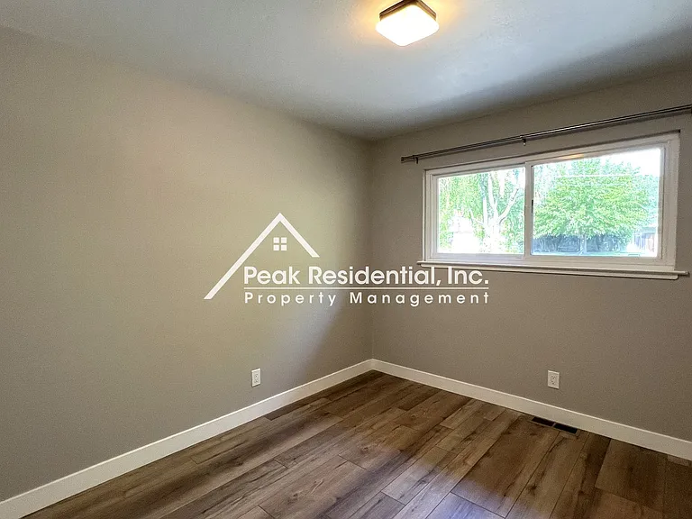 4552 Briarwood Dr — Photo 13