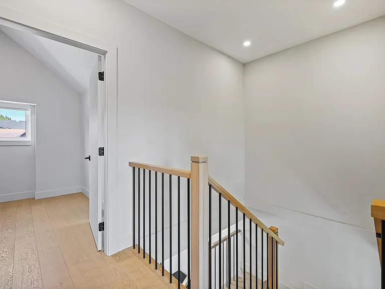 3410 Knight St — Photo 23