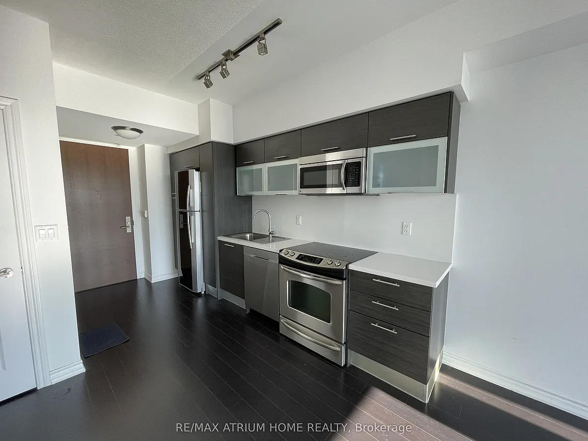 Building Photo - 386 Yonge St #5112