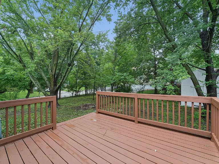 416 SE Claremont St — Photo 36