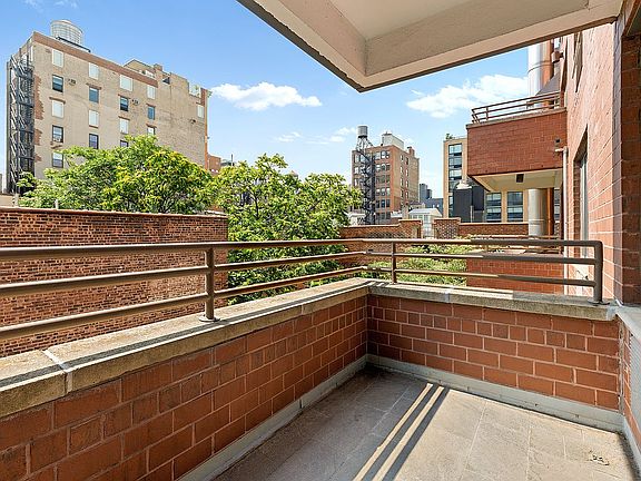 4th image of 181 7th Ave APT 7C