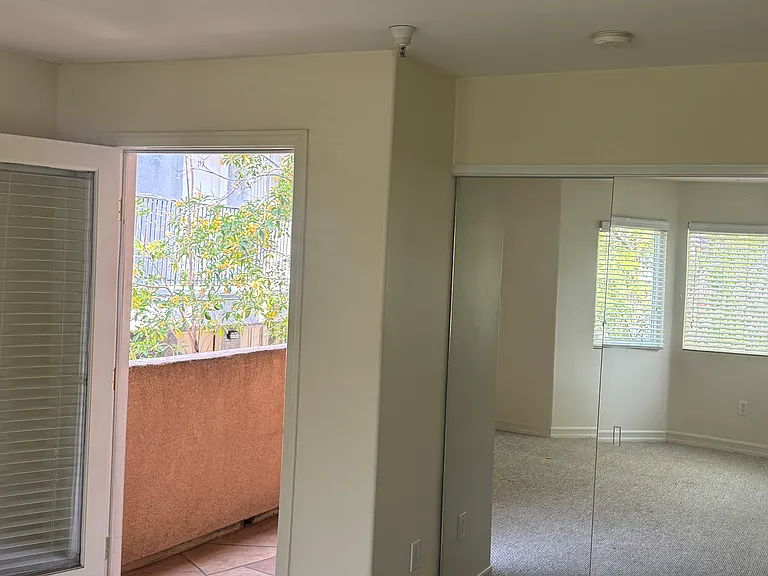 2410 N Naomi St #114 — Photo 12