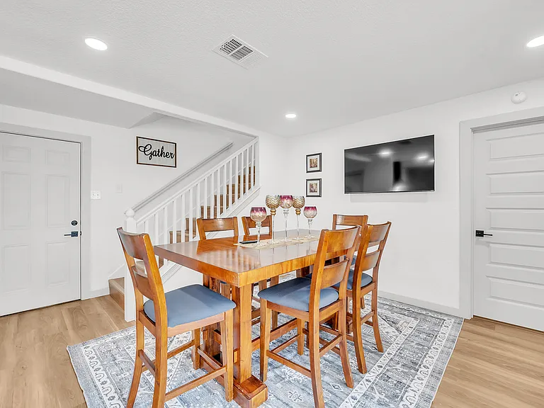 2204 Delwin Cir — Photo 14
