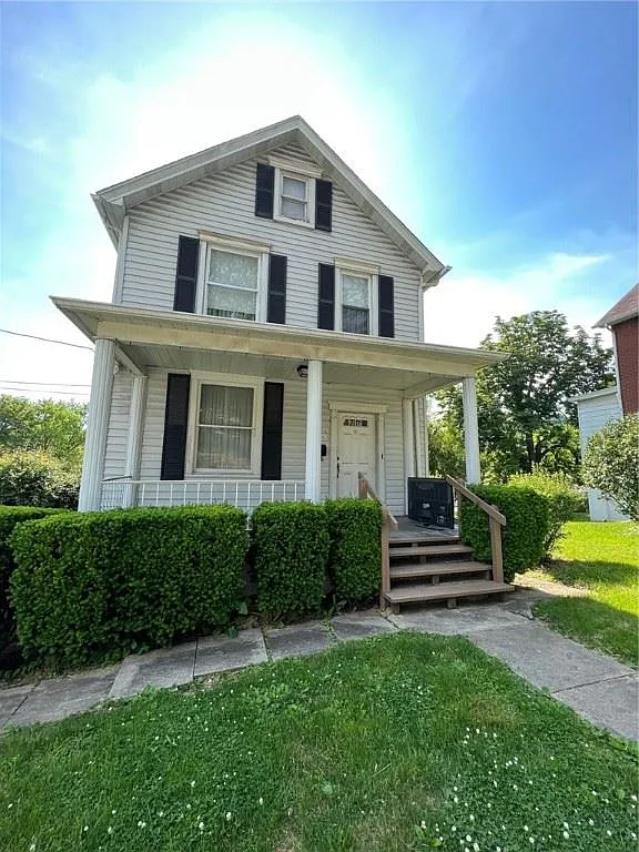 446 Harvey Ave photo 1