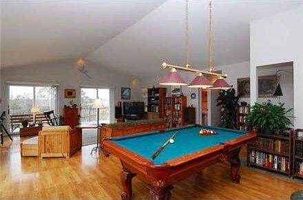 Inviting Living Area w/Room for Entertaining