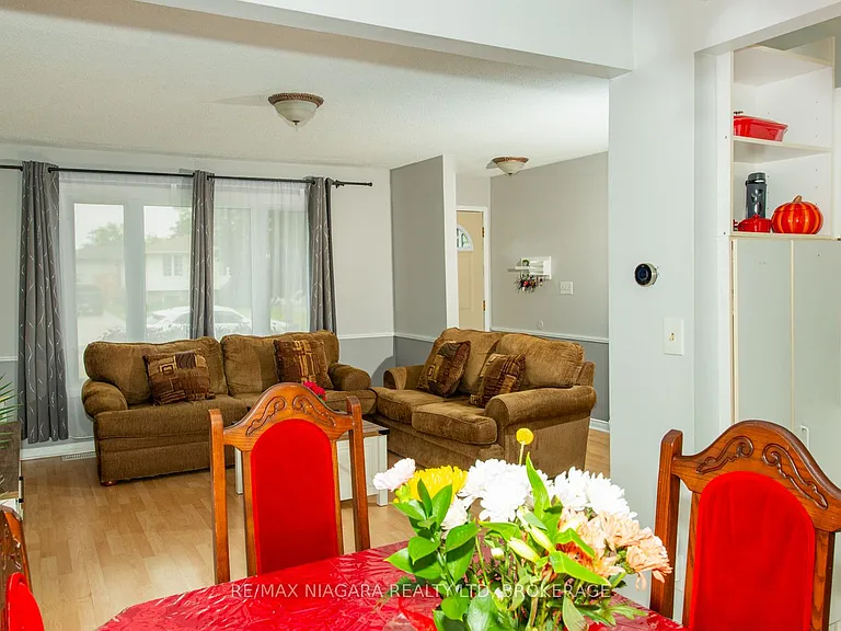 47 Elmvale Cres — Photo 8