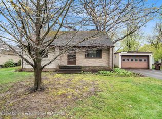 6421 E Lake Dr, Haslett, MI 48840