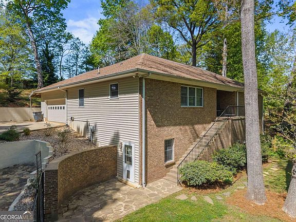 3rd image of 725 Nix Dr
