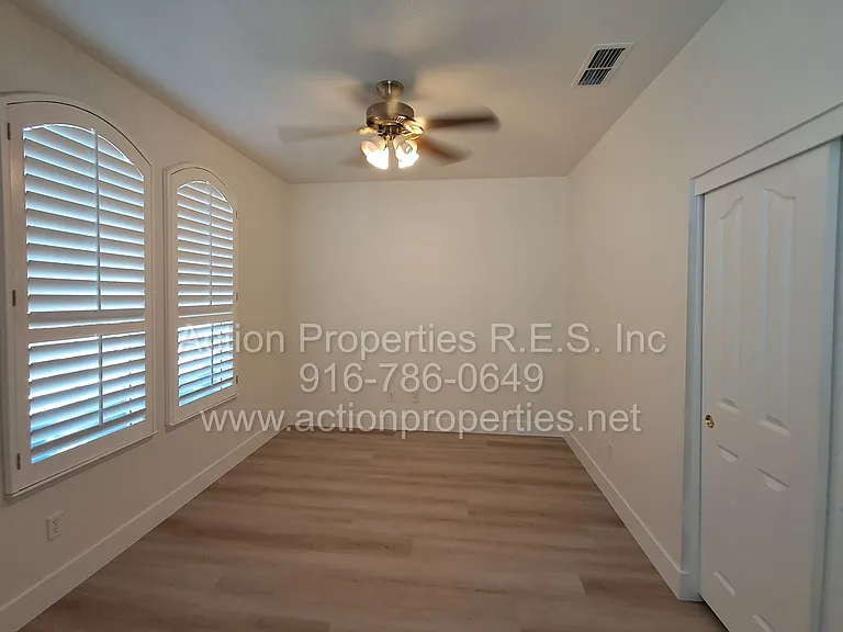 6145 Crater Lake Dr — Photo 19