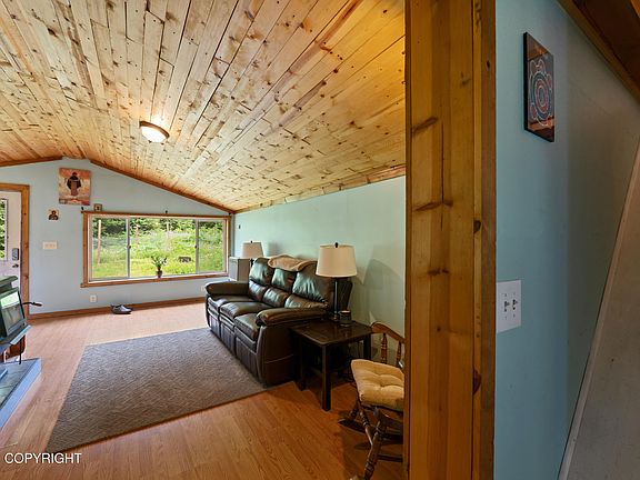 4th image of 40996 Woodman Ln