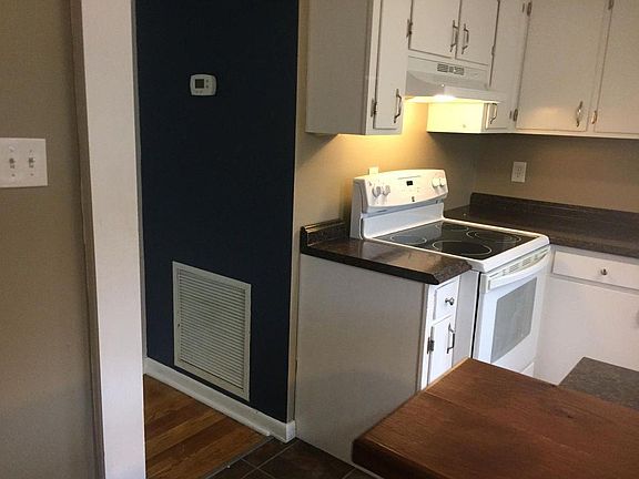 3rd image of 313 Wygoda Cir
