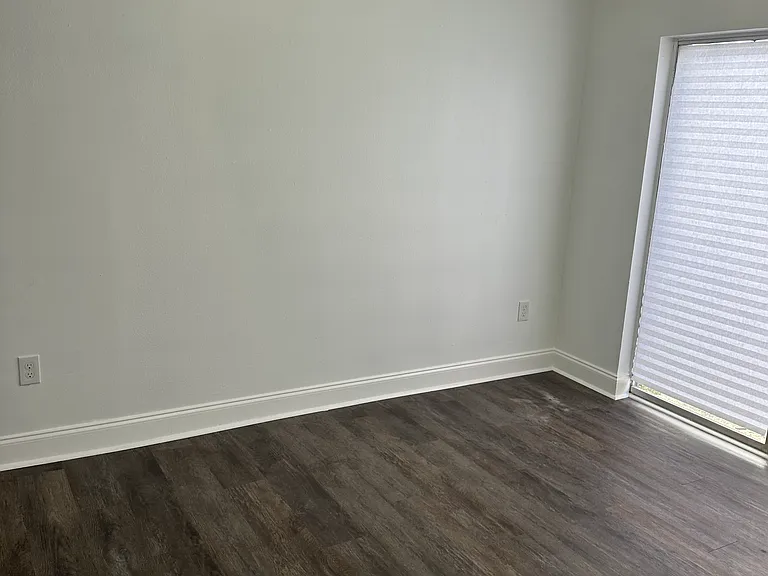 112 Fairfield Ave — Photo 4