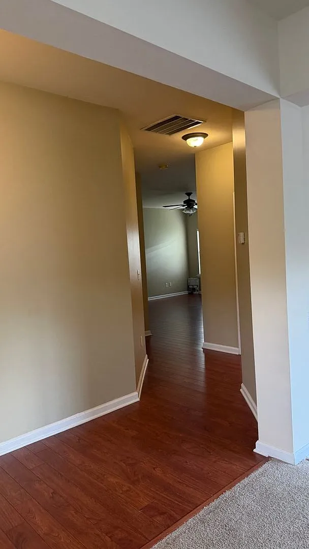 Spacious 4BR House in Greer — Photo 3