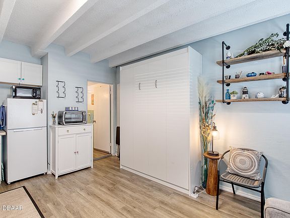4th image of 935 S Atlantic Ave #132