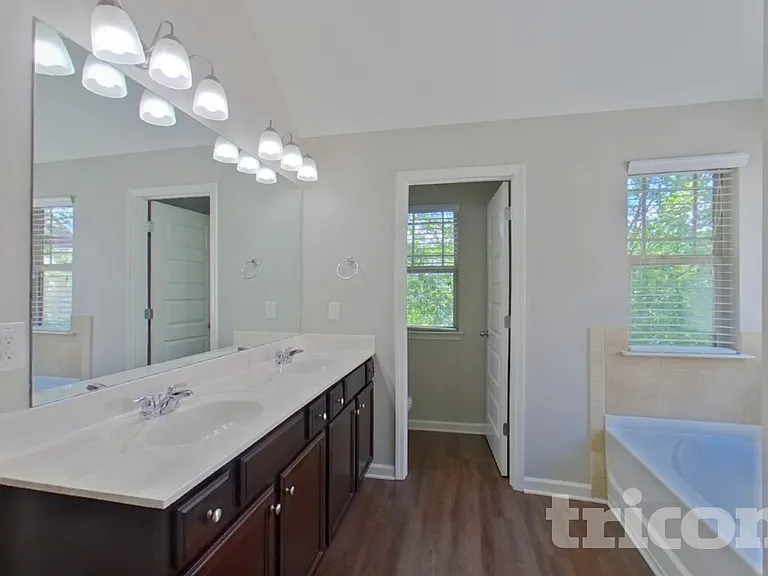 377 Lossie Ln — Photo 9
