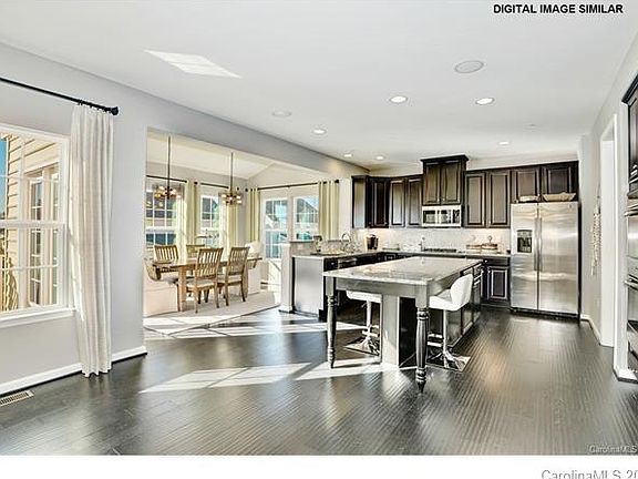 4th image of 6747 Carradale Way #128