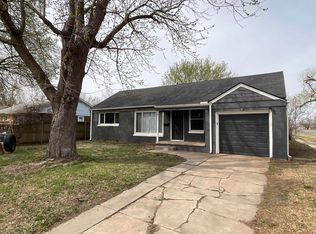 901 S Apache Dr, Wichita, KS 67207