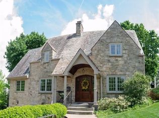 134 Hoodridge Dr, Mt Lebanon, PA 15228