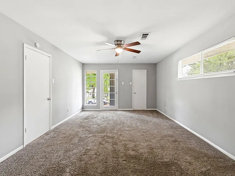 7902 Lichen Ln — Photo 31