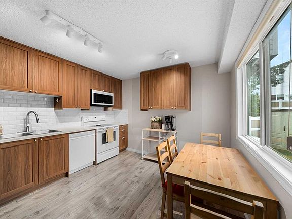 2nd image of 5103 S 35th Ave SW #113