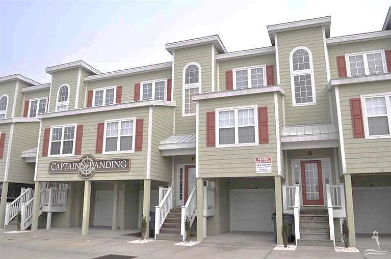 1st image of 19 Causeway Dr #G