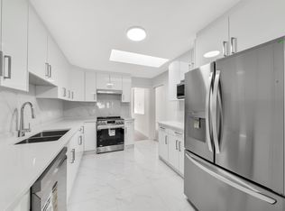 5811 Sprott St, Burnaby, BC V5G1T8