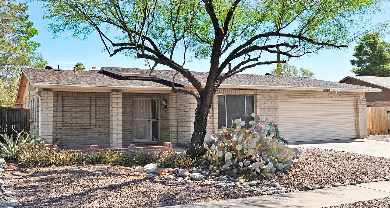 5 bed, 2206 sqft, $2,195 — Photo 1