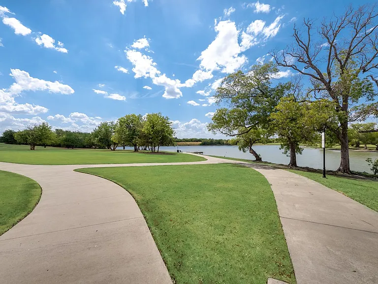997 Shady Lane Dr — Photo 46