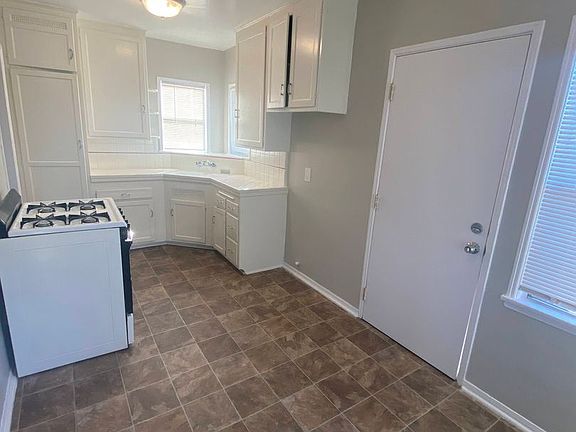 5th image of 4600 N Lakewood Blvd #8203867