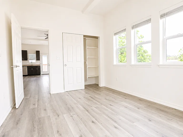 6005 SE 51st Ave — Photo 11