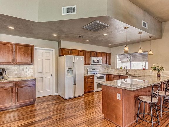 3rd image of 3160 W Tierra Buena Ln