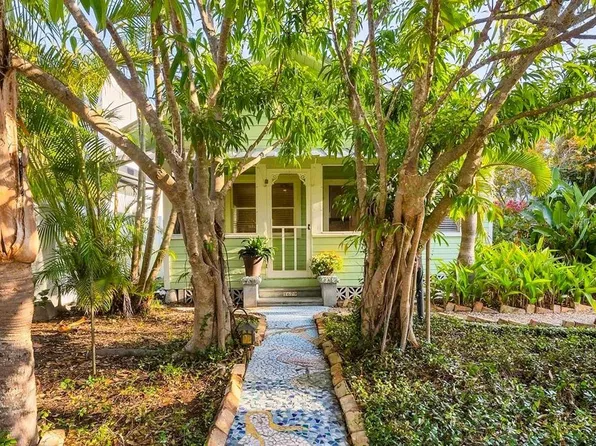 1679 Arlington St, Sarasota, FL 34239