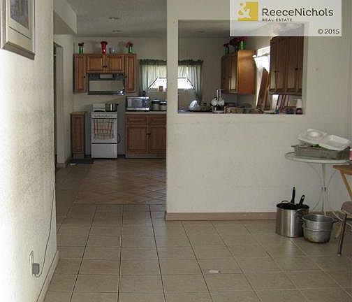 5th image of 1020 S Harris Ave