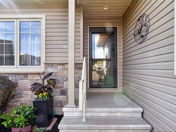 4th image of 82 Conservation Ct