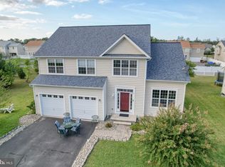 106 Ponds Edge Ct, Felton, DE 19943