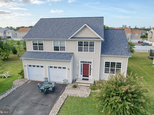 106 Ponds Edge Ct