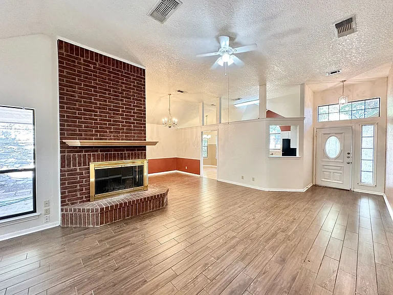 1114 Boulder Run — Photo 3