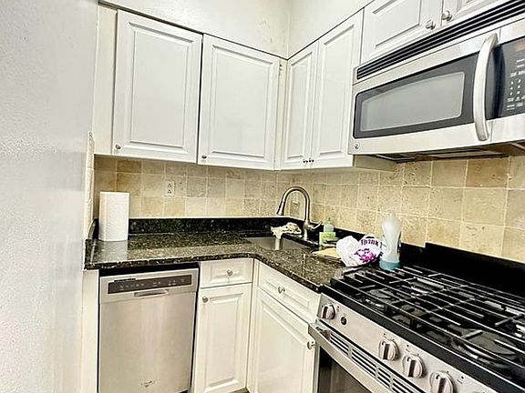 4th image of 506 E 88th St #4S
